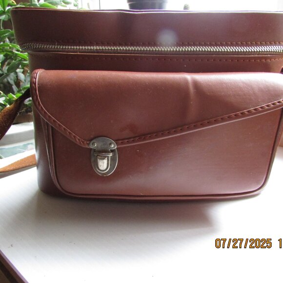 Vintage hard body camera carrier - Picture 3 of 6